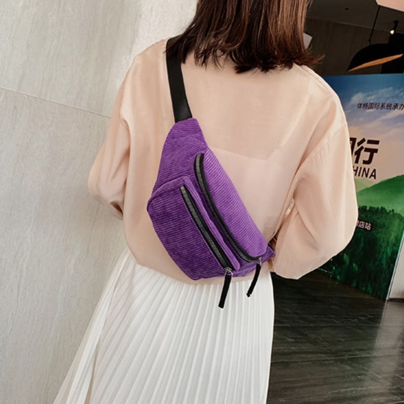 apercu sac banane en velours violet